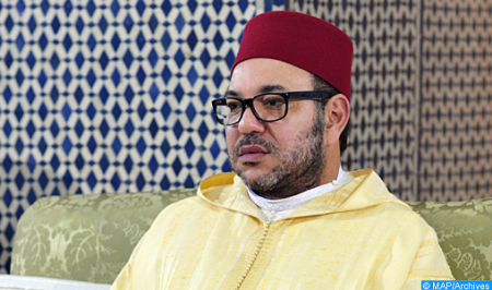 جلالة الملك: العالم اليوم في حاجة إلى قيم الدين "التي تقوي فينا قيم التسامح والمحبة والتعاون الإنساني على البر والتقوى" sm le roi 009 25